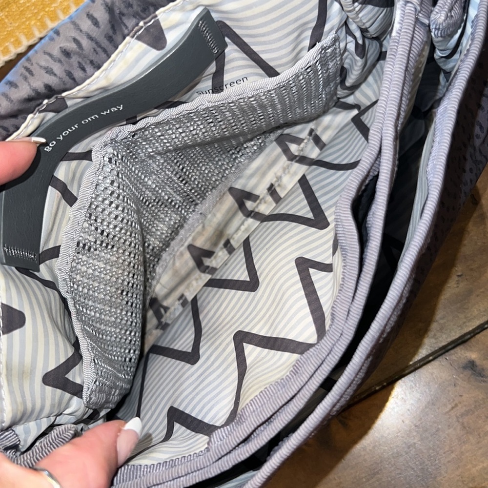 Lululemon Crossbody - Picture 5 of 9